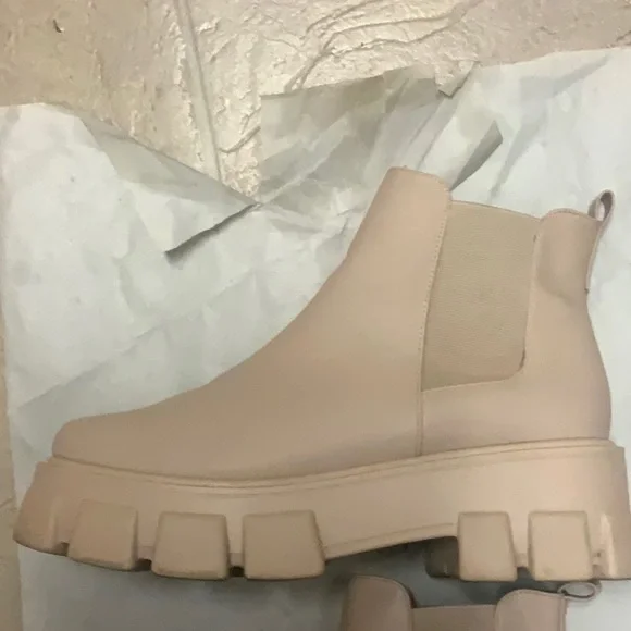 Forever 21 Shoes Cute Flesh Tone Rubber Booty Sz Mod Punk